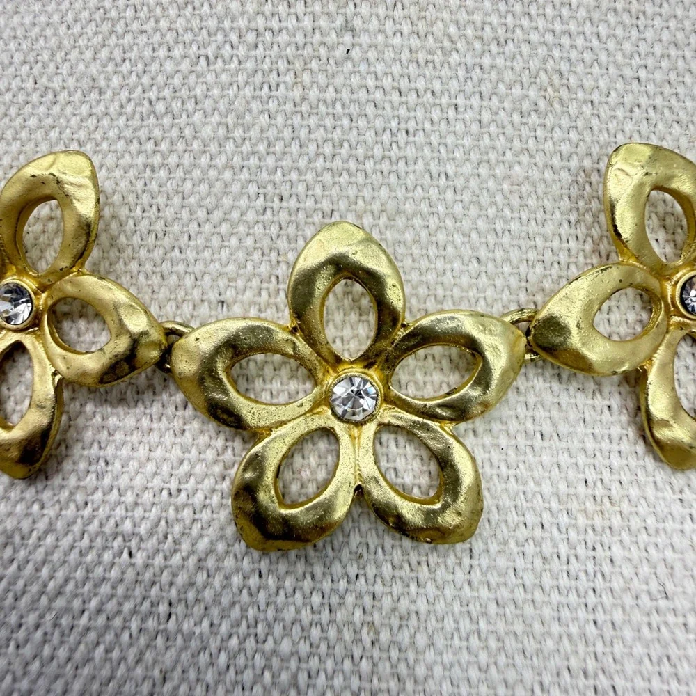 VCLM‎ Flower Necklace Crystal Accents Adjustable Chain Gold Tone 90s Vintage